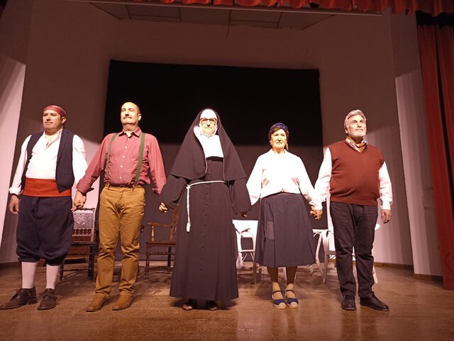 La asociación ubetense ‘El Atrio’ representa la obra de teatro ‘Las Estaciones’ en Quesada